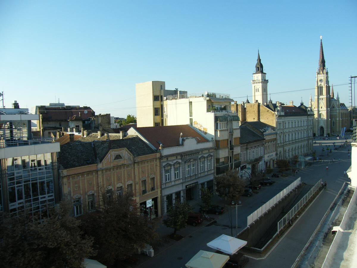 Hostel Nomad Novi Sad Esterno foto