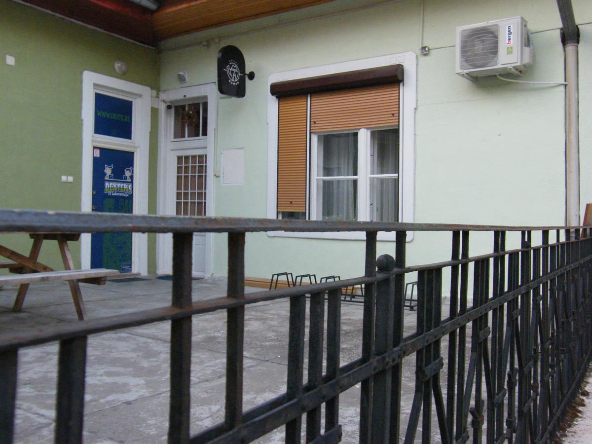 Hostel Nomad Novi Sad Esterno foto