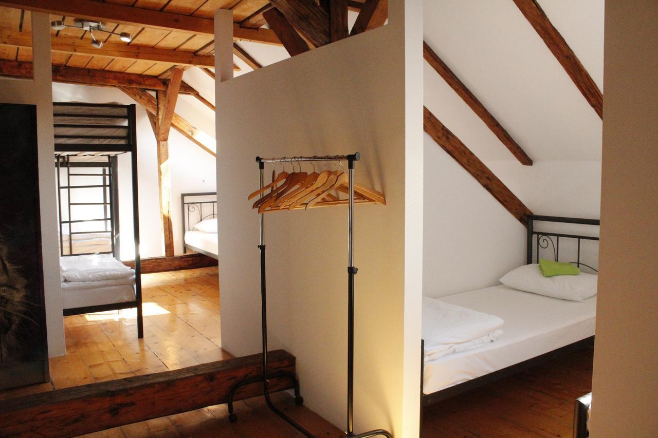 Hostel Nomad Novi Sad Esterno foto