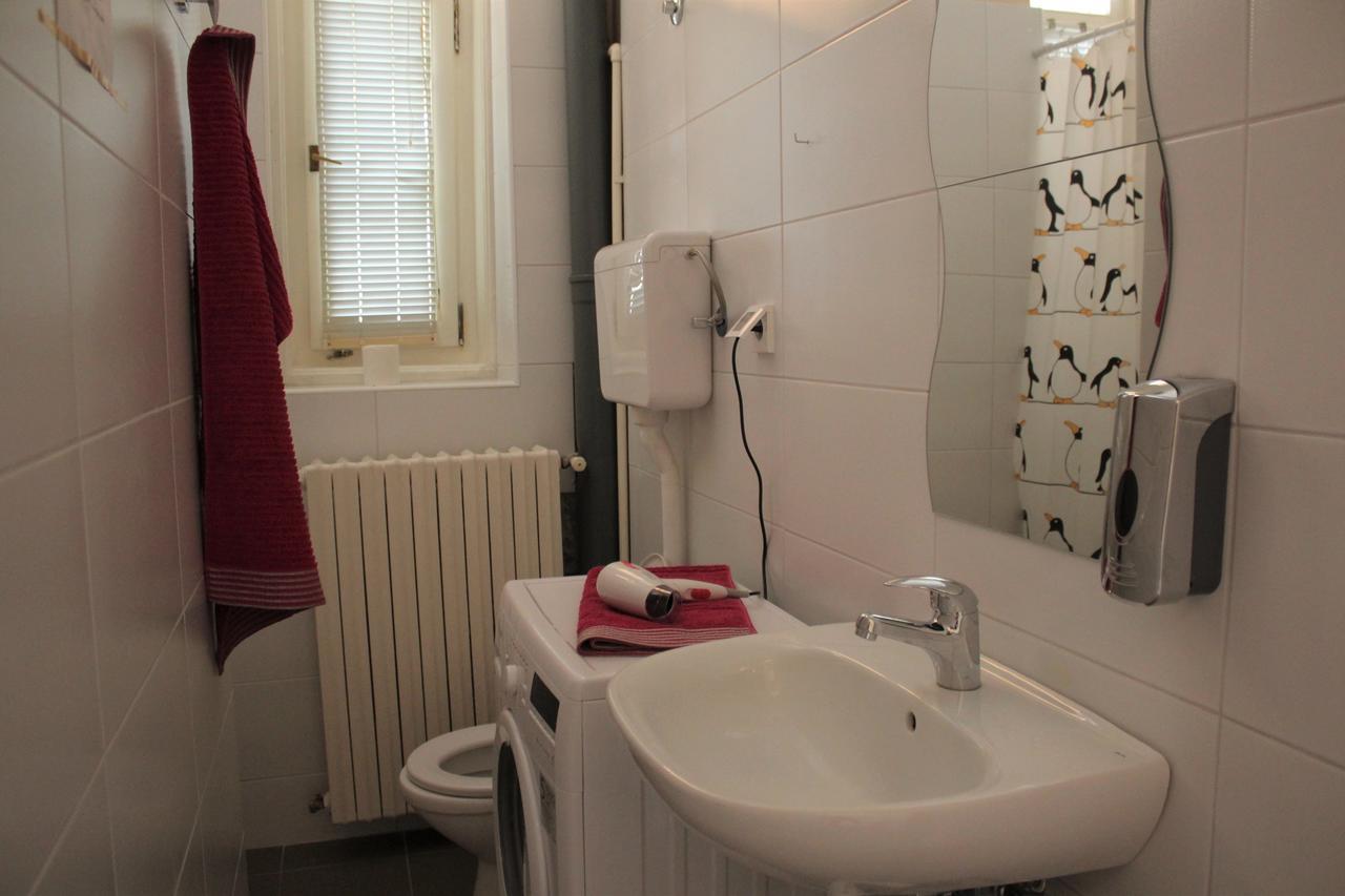 Hostel Nomad Novi Sad Esterno foto