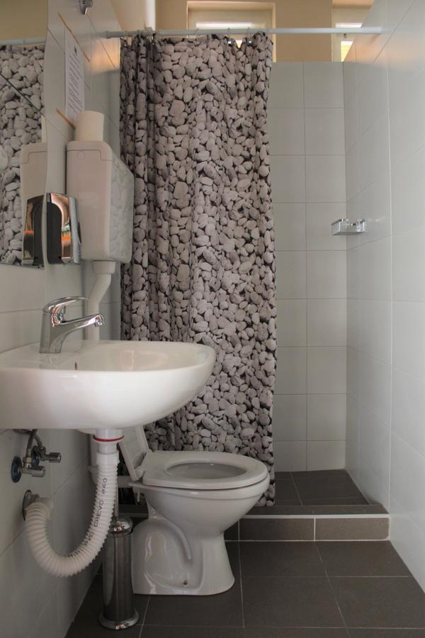 Hostel Nomad Novi Sad Esterno foto