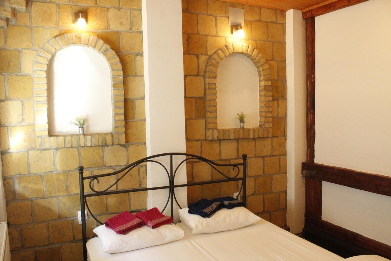 Hostel Nomad Novi Sad Esterno foto