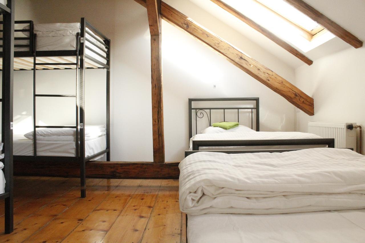 Hostel Nomad Novi Sad Esterno foto