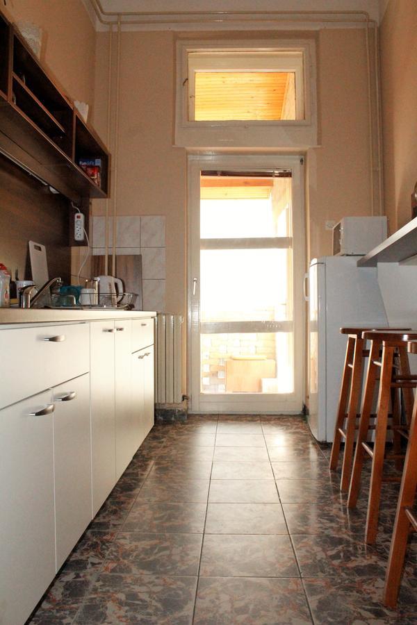 Hostel Nomad Novi Sad Esterno foto